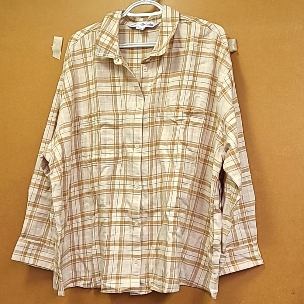 Old Navy Size 2X Beige Plaid Button Down Boyfriend Style Flannel Shirt
